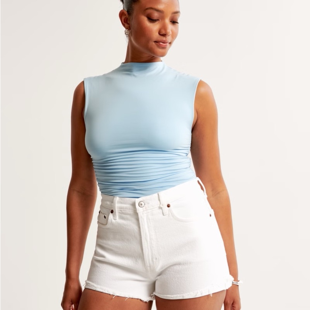 Abercrombie & Fitch Curve Love High Rise Mom Short